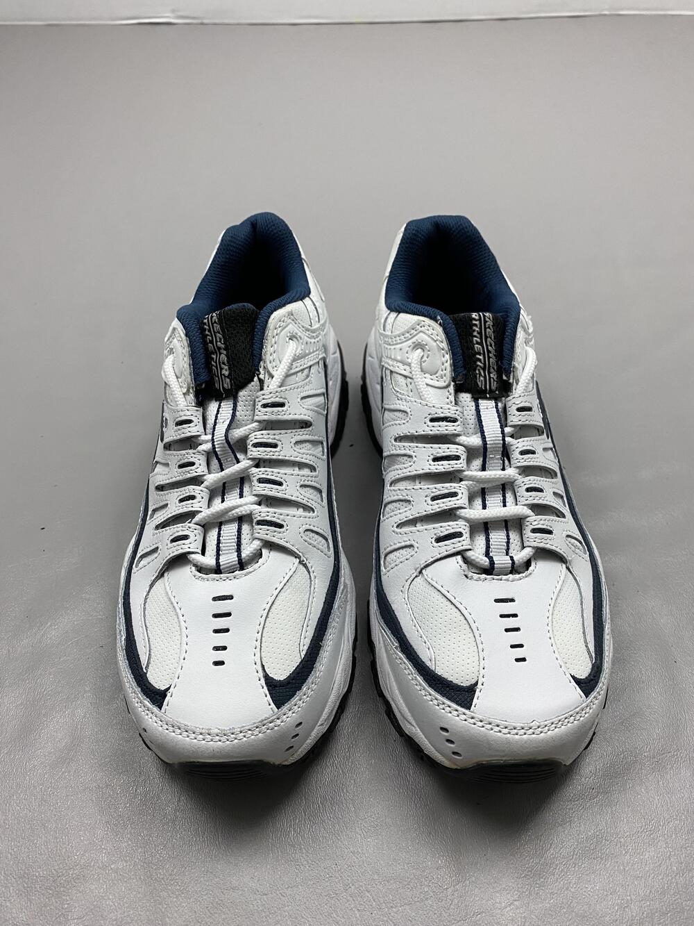 Skechers Memory Foam Shoes Mens Size 8 White Leather Low Top Sneakers SN 50127